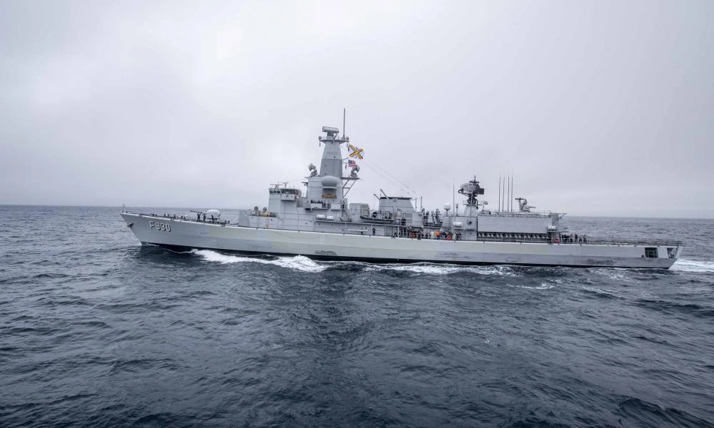 Σε εξευτελιστική κατάσταση το ΠΝ της Ευρώπης-Βελγική φρεγάτα αποσύρθηκε από την αποστολή Aspides εξαιτίας τεχνικών προβλημάτων